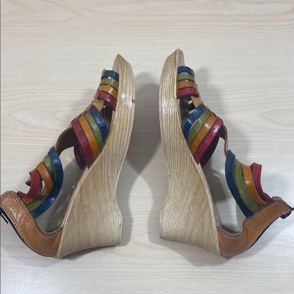 Tan and Red Wedge Sandals with Gladiator Straps - Picture 5 of 9